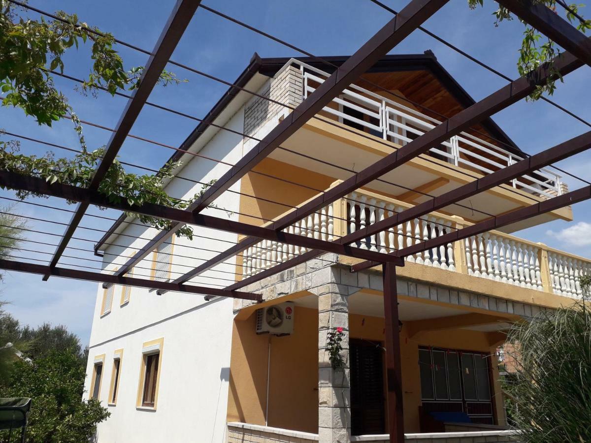 Apartmani Sara تريبينيي المظهر الخارجي الصورة